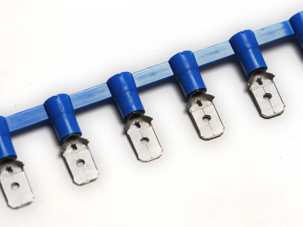 vlaksteker male geisoleerd 4-6mm2 geel 6.35x0.8mm PC-V0 BAND1250
