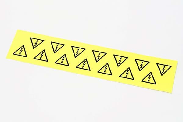 stickervel gevaarlijke spanning 25mm (14 per vel)