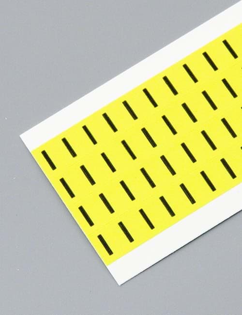 Letterkaart -I- zwart op geel 6x9mm (144 per kaart)