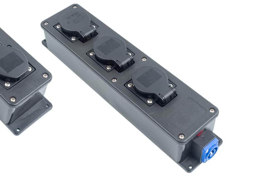 snoercentrale powerCON blauw >3xSchuko randaarde zwart +LED