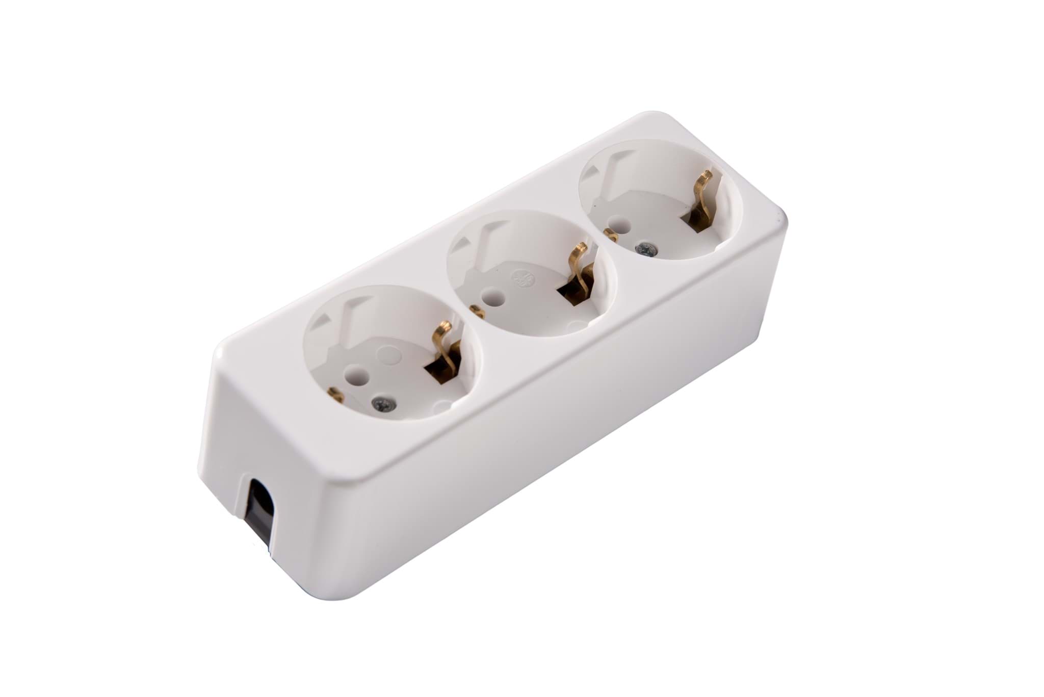 contactdoos randaarde  3v wit