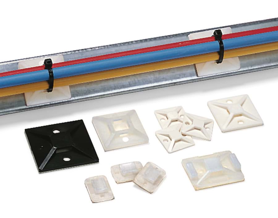 plakzadel 28.0x28.0x4.7mm zwart